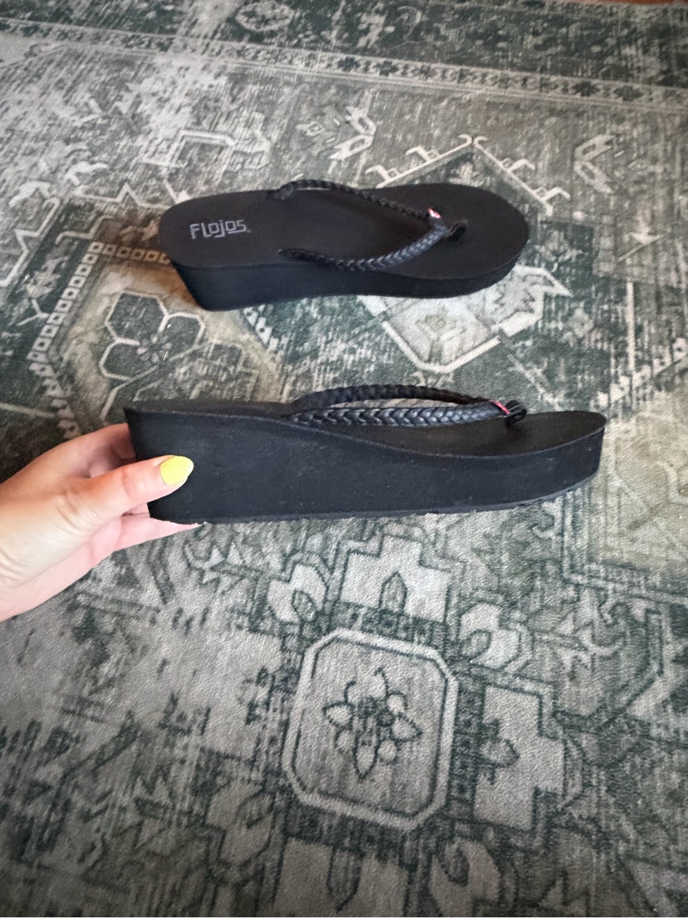 Flojos Hayley thong sandals woven strap 2.5 inch wedge heel size 10 - Picture 2 of 5